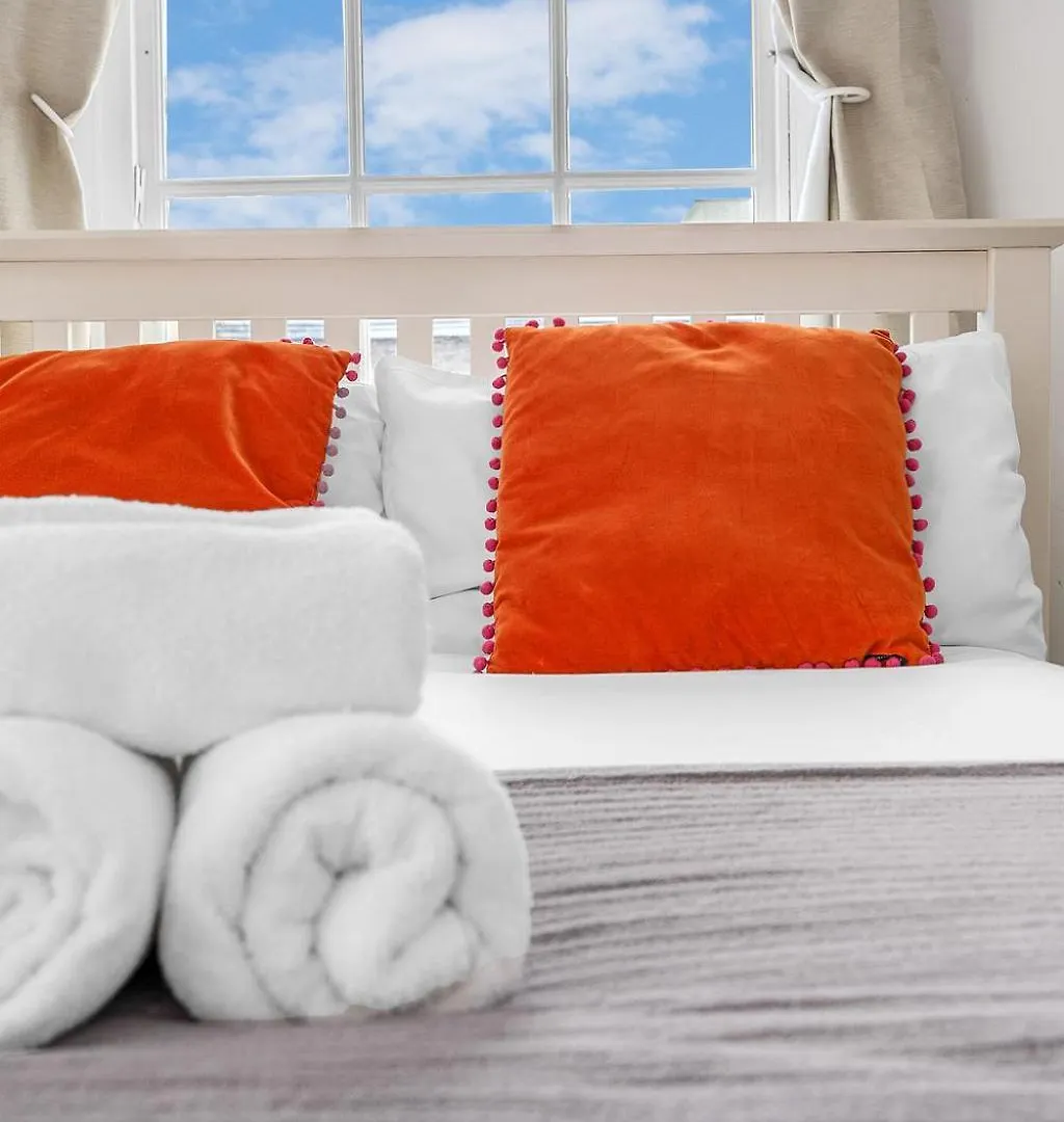 אדינבורו Super Spacious 4 Bed, Sleeps 6 0*,  בריטניה