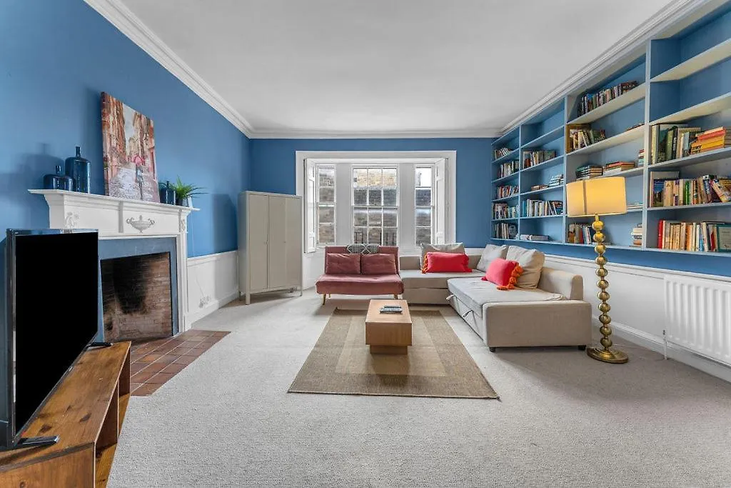 אדינבורו Super Spacious 4 Bed, Sleeps 6 דירה