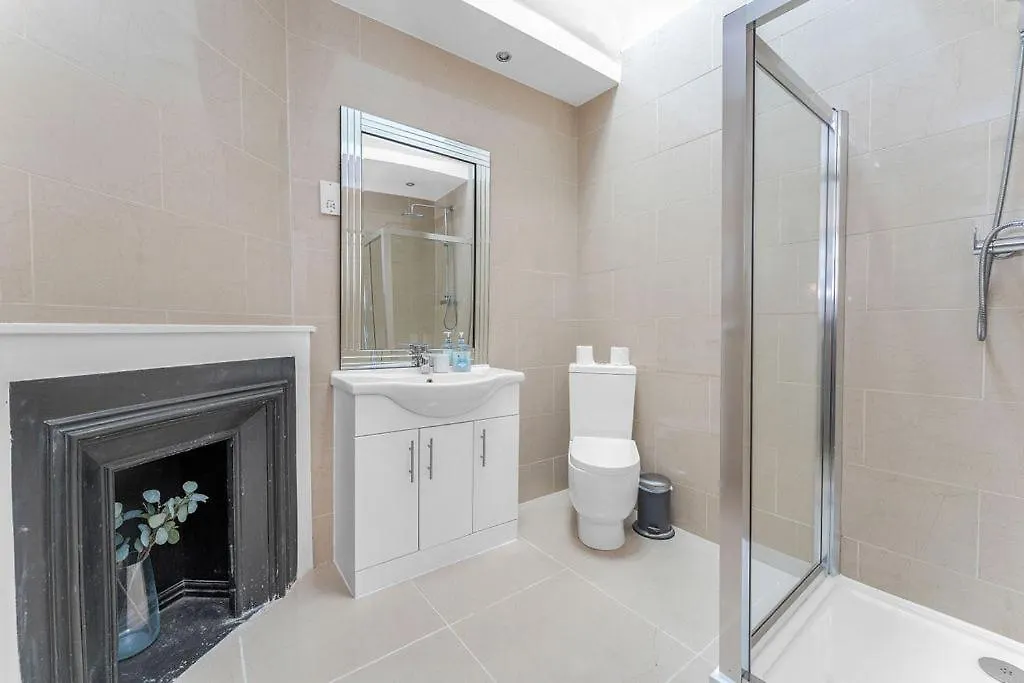 אדינבורו Super Spacious 4 Bed, Sleeps 6 0*,  בריטניה